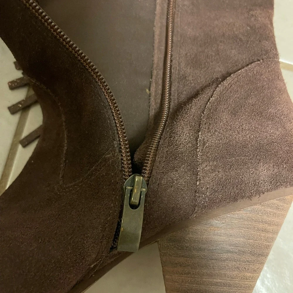 Reba Brown Leather Fringe Boots (All Leather Upper)Fringe on the side. - Picture 13 of 16